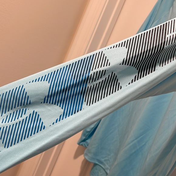 Under Armour Shirt NWT Loose Fit Size Small Baby Blue Velocity Graphic - Picture 3 of 10